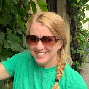 Meet your Posher, Laura